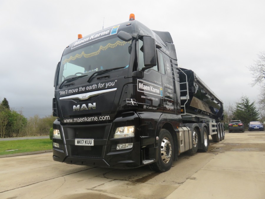 Maen Karne Aggregates New Kel-Berg T100 Tipping Trailers!