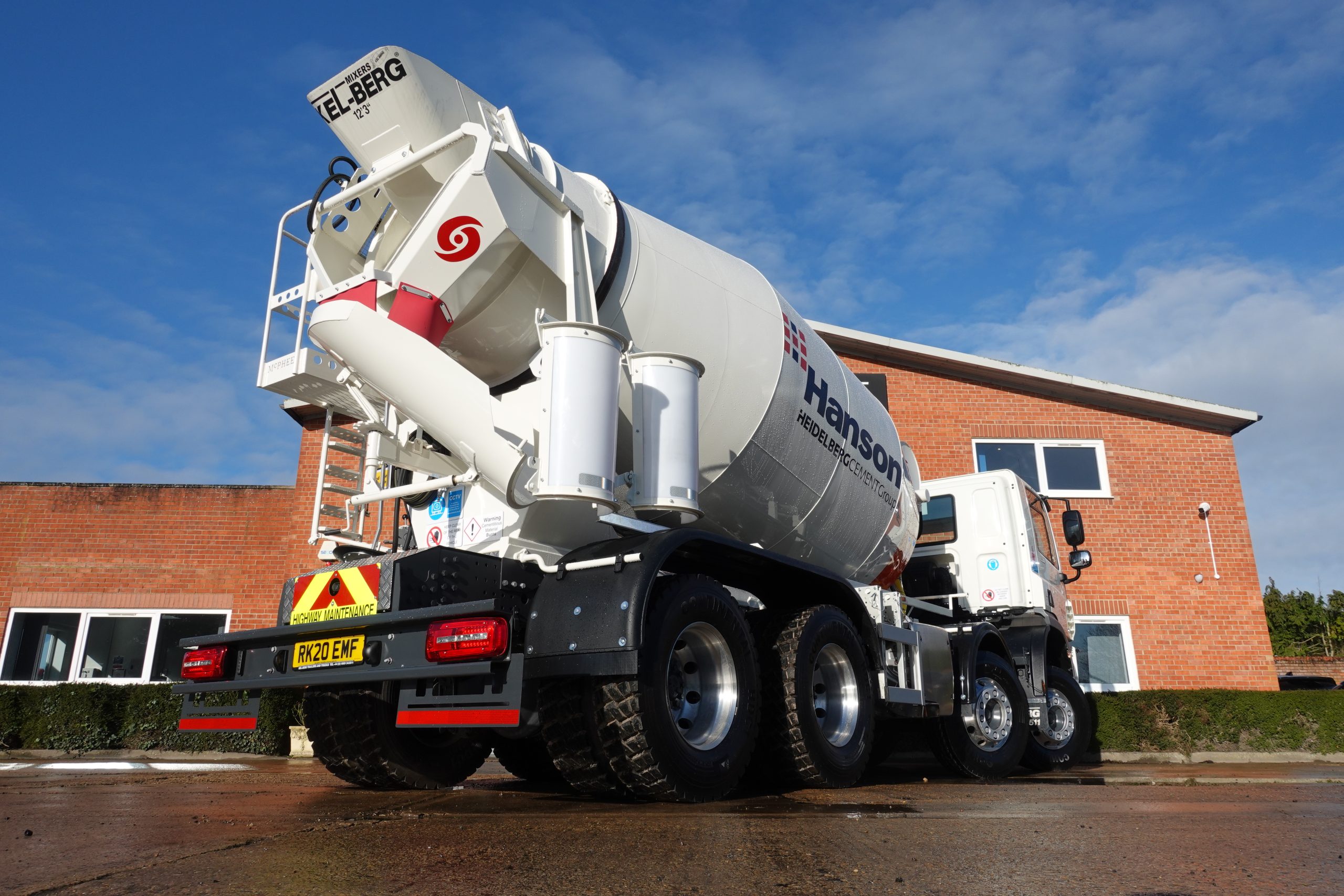 DAT TRANSPORT – DON THORNE – DAF CF450 8X4 MCPHEE MIXER